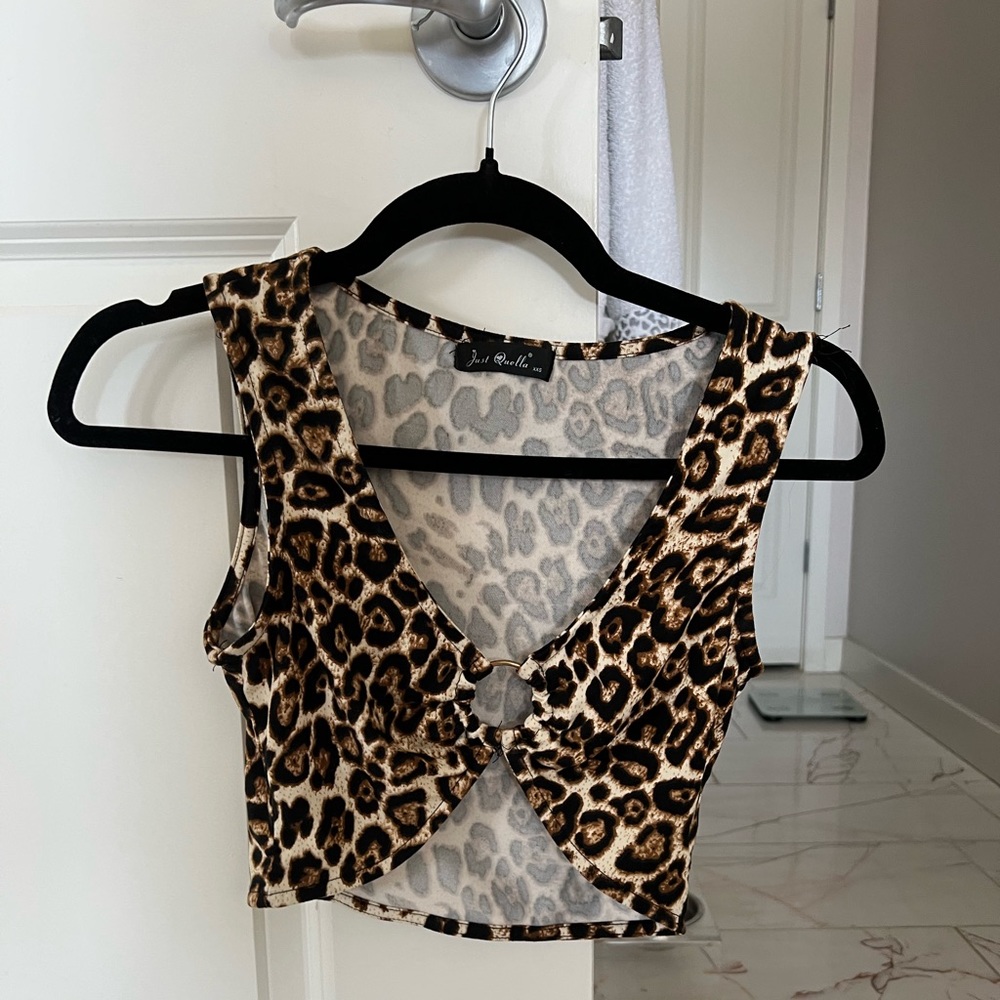 Leopard print o-ring top